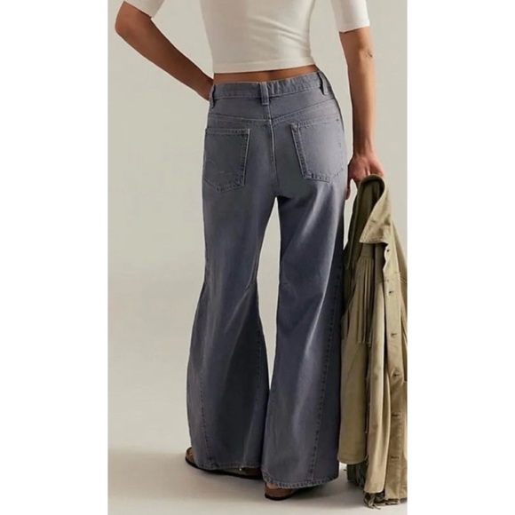 NWT Free People Eden Slouchy Flare Jeans Diamond Grey 28 - Picture 11 of 12